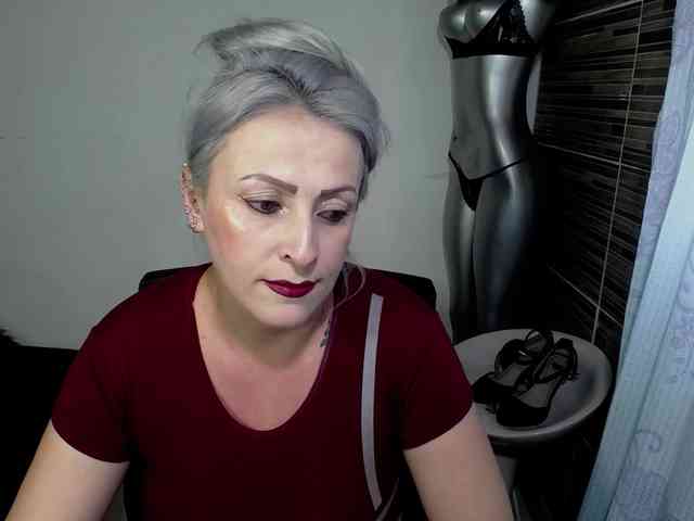 EmmaRizzoo webcam