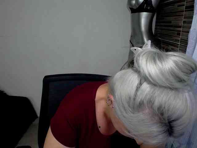 EmmaRizzoo webcam