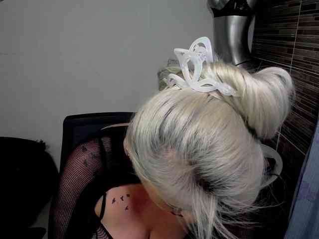 EmmaRizzoo webcam