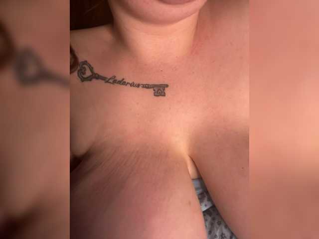 Sexyred3141-1 live cam