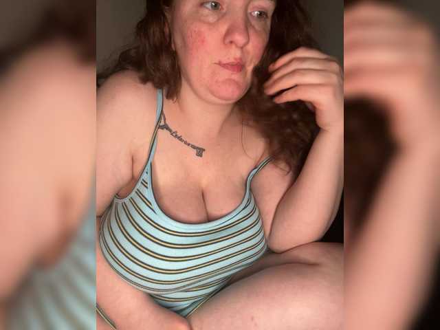 Sexyred3141-1's BongaCams show and profile