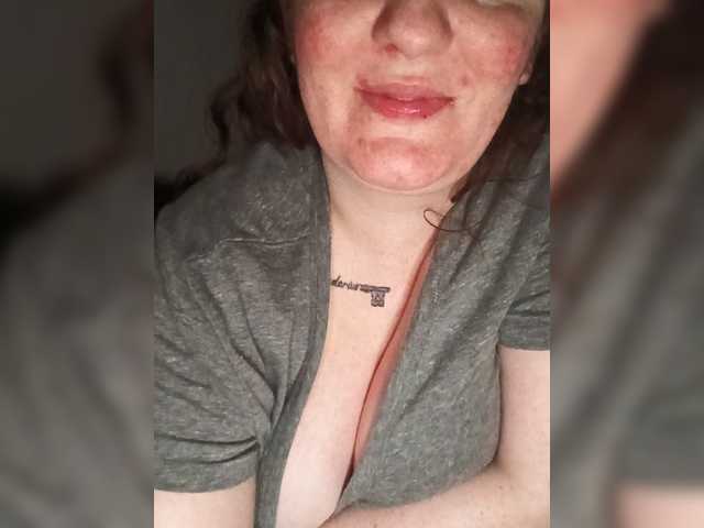 Sexyred3141-1 live cam on BongaCams
