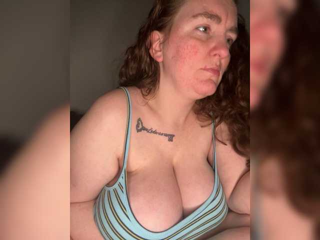 Sexyred3141-1's BongaCams show and profile