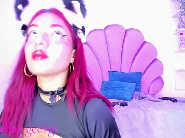 kitty-wine live cam on BongaCams