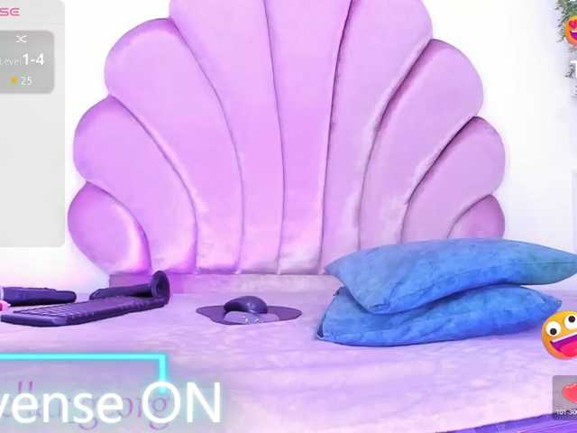 kitty-wine live cam on BongaCams