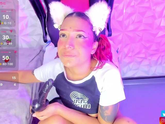 kitty-wine live cam on BongaCams