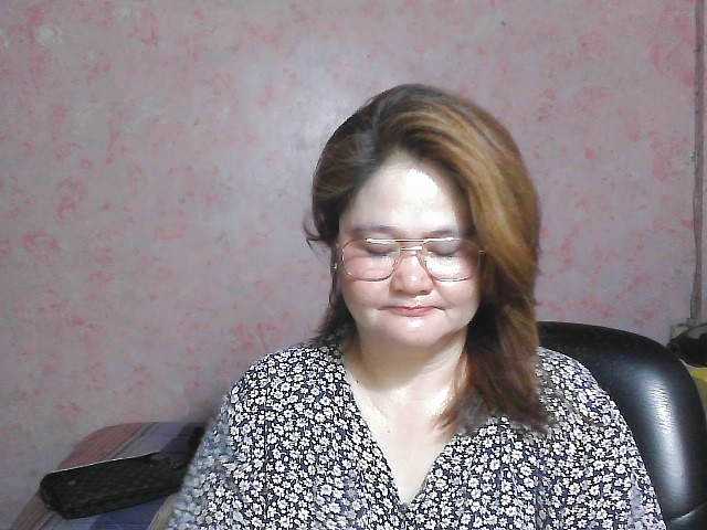 NICEtitspinay live cam on BongaCams