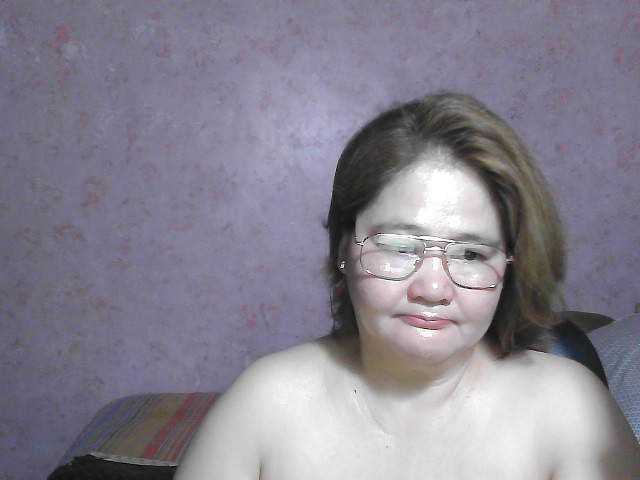 NICEtitspinay live cam on BongaCams