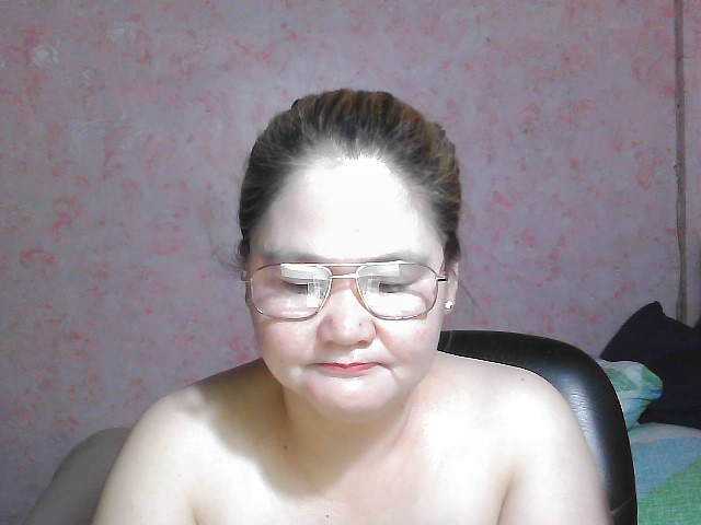 NICEtitspinay live cam on BongaCams