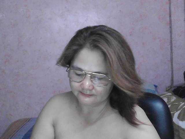 NICEtitspinay live cam on BongaCams