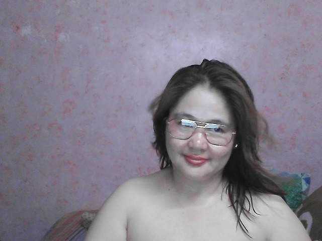 NICEtitspinay live cam on BongaCams