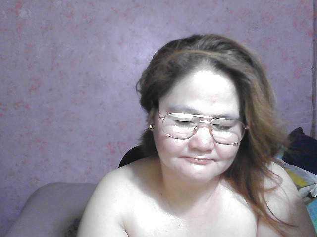 NICEtitspinay live cam on BongaCams