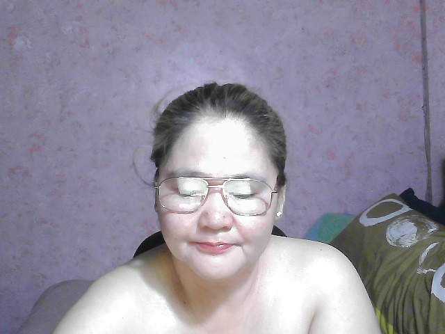 NICEtitspinay live cam on BongaCams