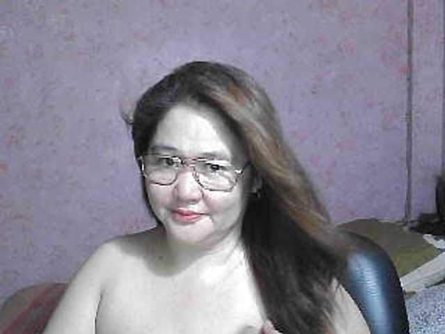 NICEtitspinay live cam on BongaCams