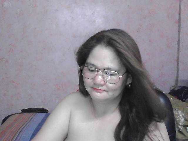 NICEtitspinay live cam on BongaCams