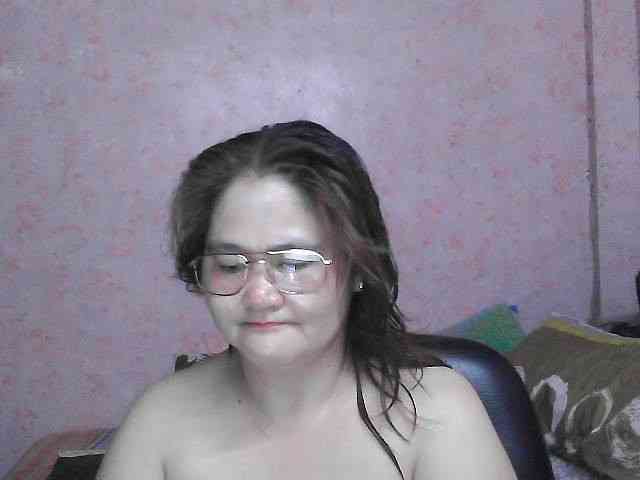 NICEtitspinay webcam