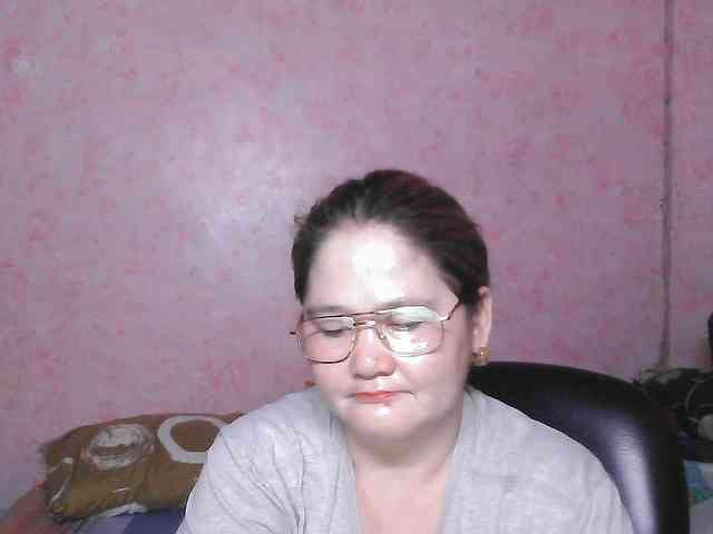 NICEtitspinay webcam