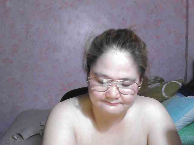 NICEtitspinay webcam