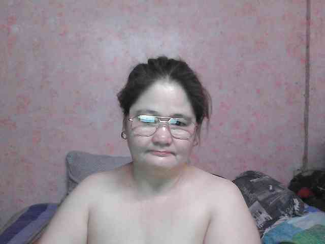 NICEtitspinay webcam