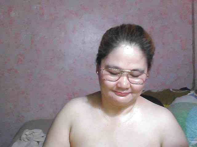NICEtitspinay webcam