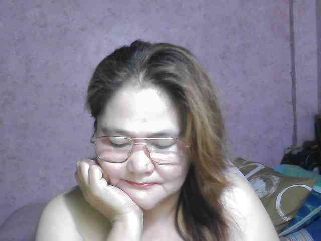 NICEtitspinay webcam