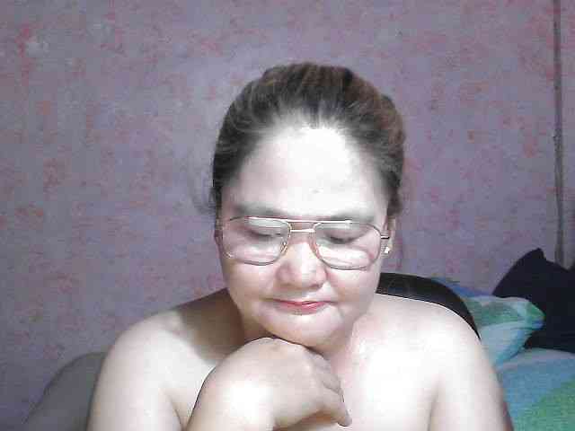 NICEtitspinay webcam