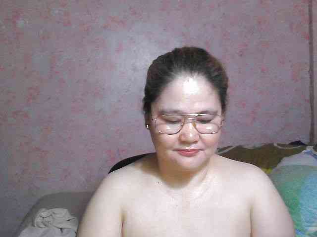 NICEtitspinay webcam