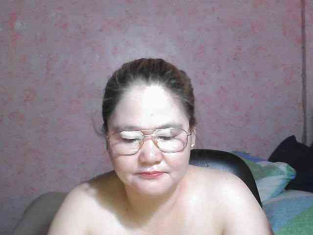 NICEtitspinay webcam