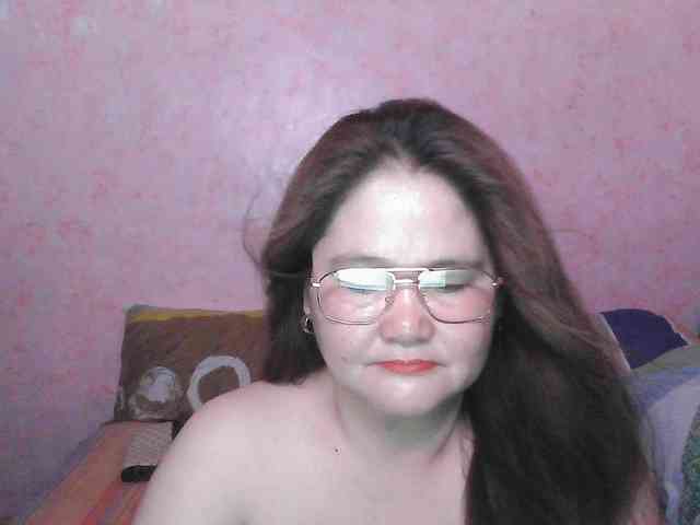 NICEtitspinay webcam