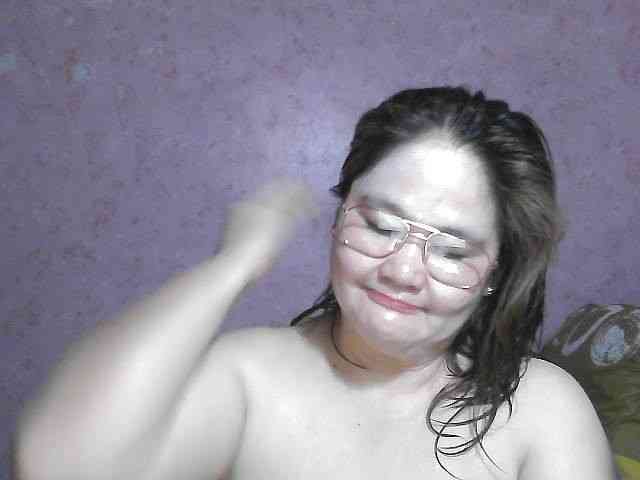 NICEtitspinay webcam