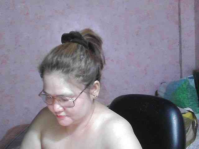 NICEtitspinay webcam