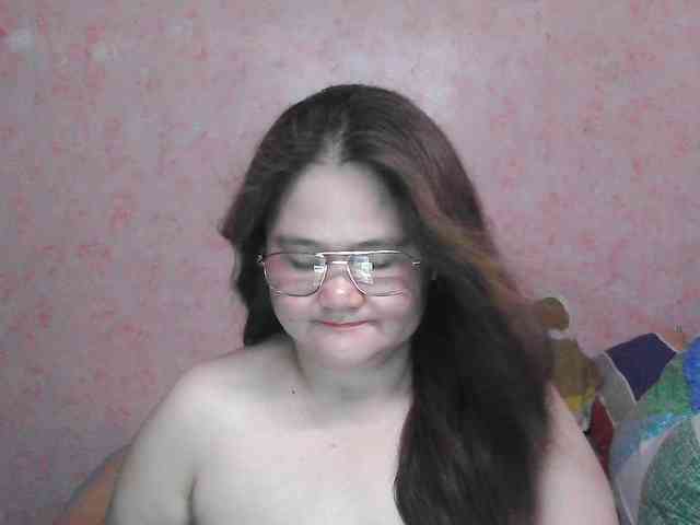 NICEtitspinay webcam