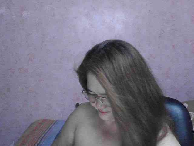 NICEtitspinay webcam