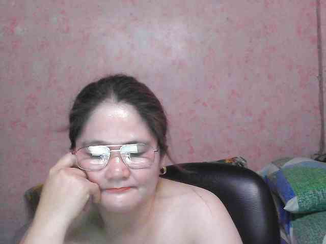 NICEtitspinay Live Webcam on BongaCams