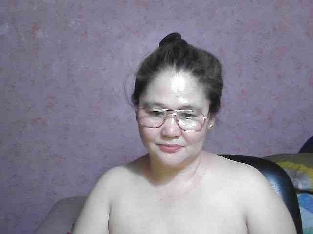 NICEtitspinay webcam