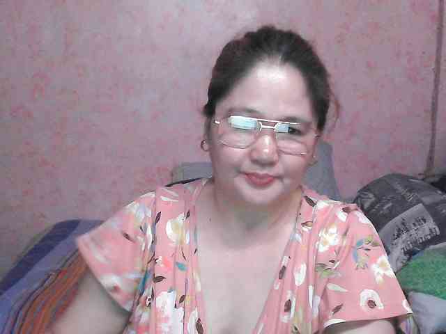 NICEtitspinay webcam