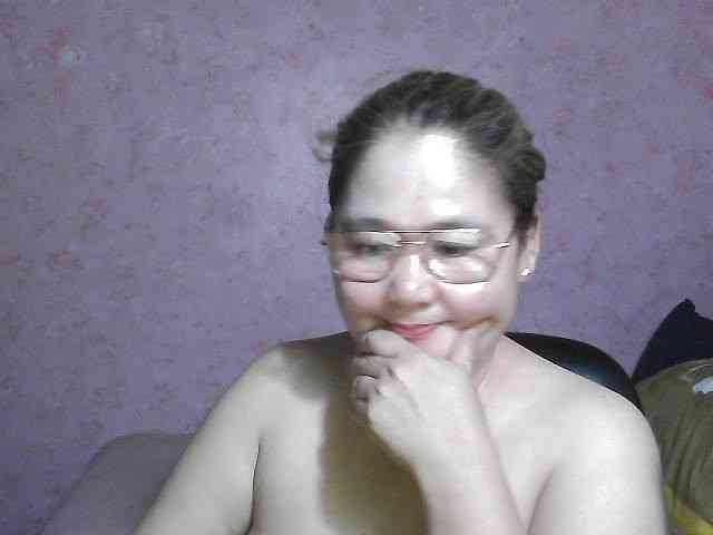 NICEtitspinay webcam