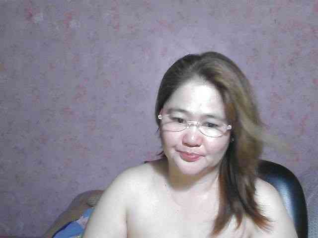 NICEtitspinay webcam