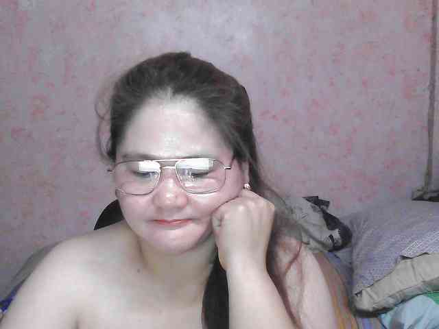 NICEtitspinay webcam