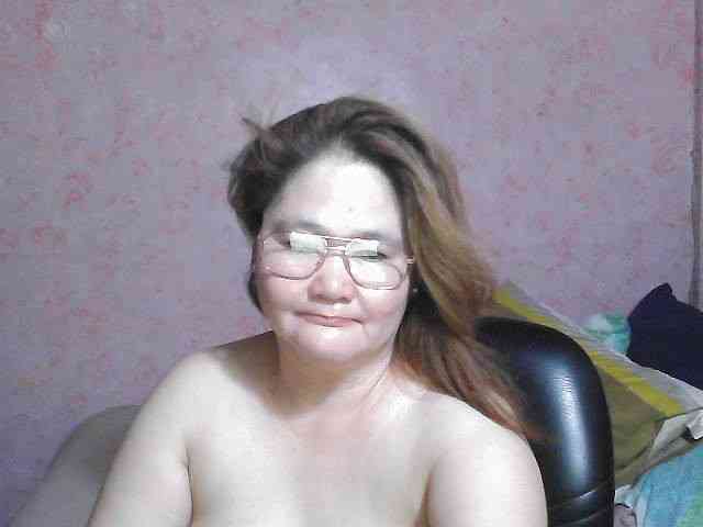 NICEtitspinay webcam