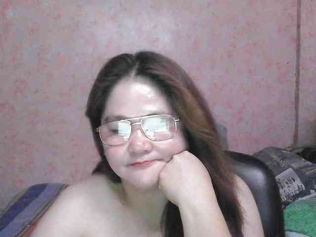 NICEtitspinay webcam