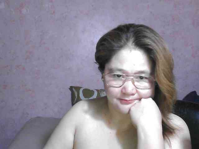 NICEtitspinay webcam