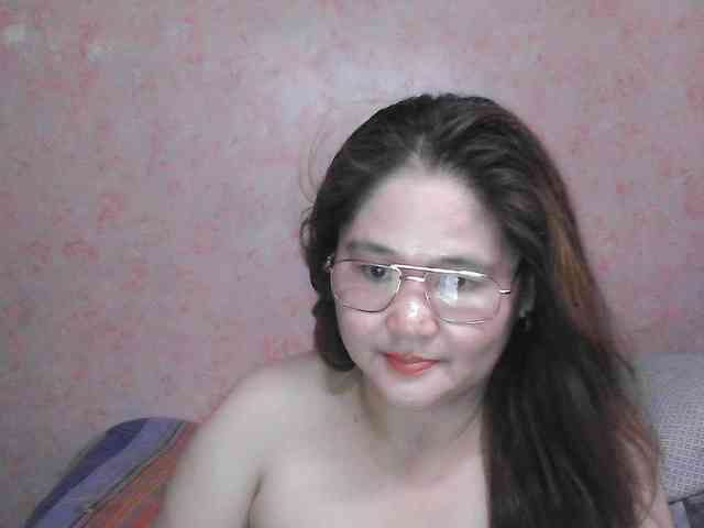 NICEtitspinay webcam