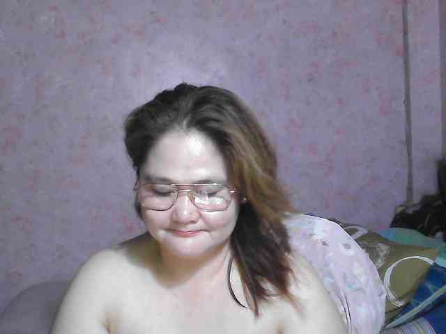 NICEtitspinay webcam