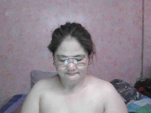 NICEtitspinay webcam