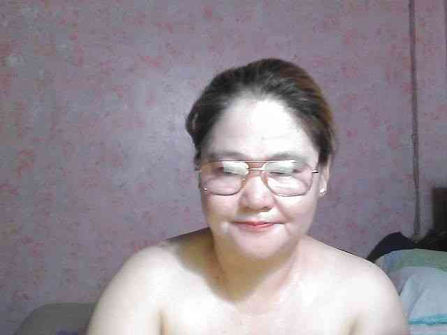 NICEtitspinay webcam