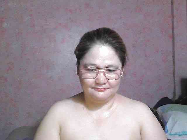 NICEtitspinay webcam