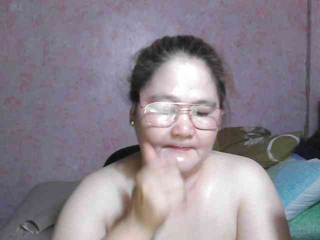 NICEtitspinay webcam