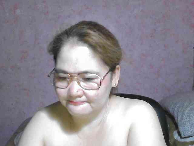 NICEtitspinay webcam
