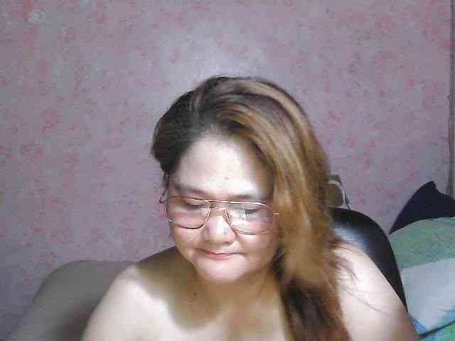 NICEtitspinay webcam